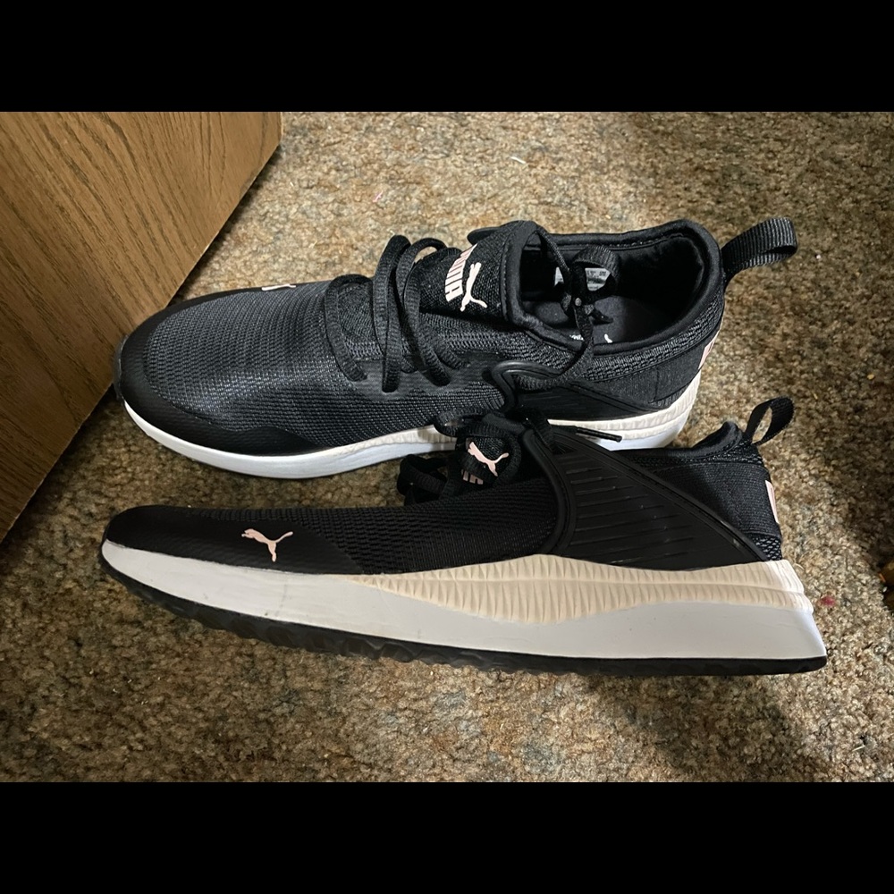 Women’s Softfoam Pumas